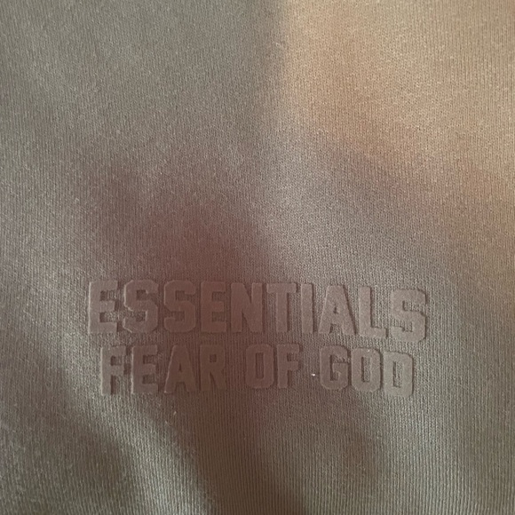 Essentials crew neck - Picture 2 of 3